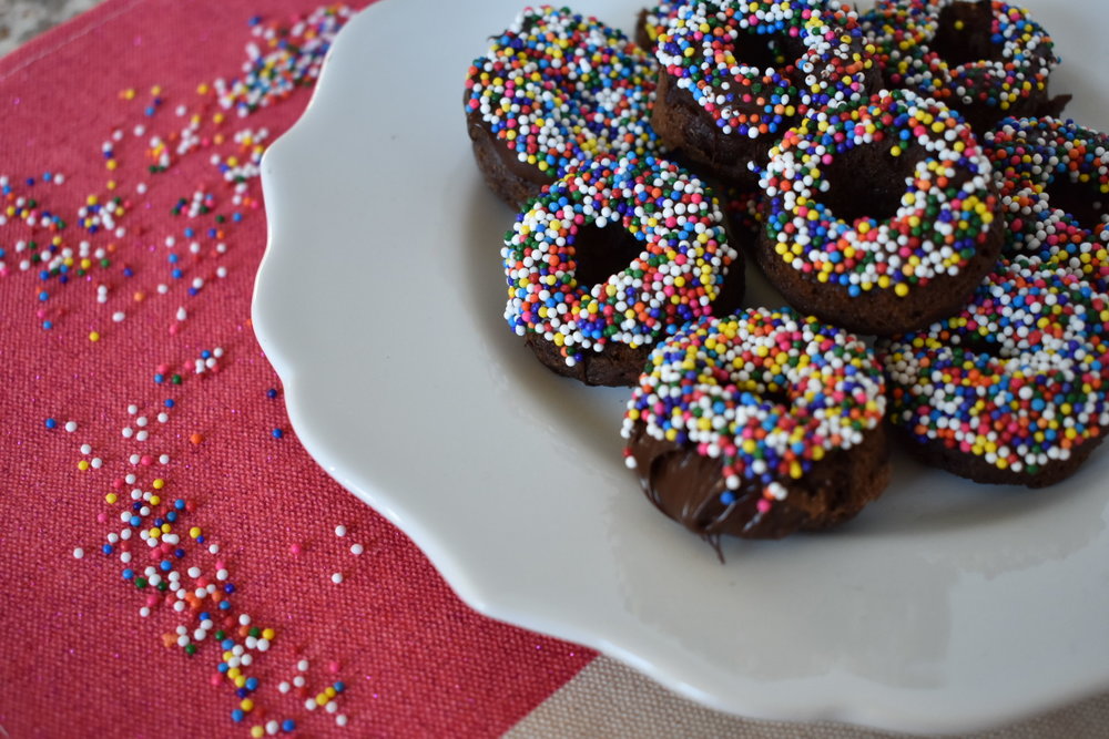 Mini’s Sprinkled Chocolate Donuts